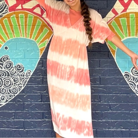 Coral + Beige Dress - Picture 2 of 3